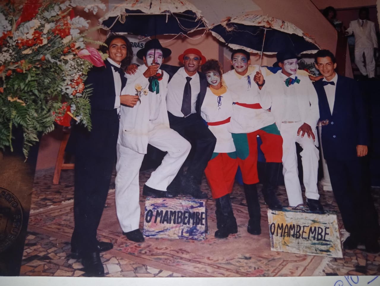 Clowns (palhaços) da Corte de William Shakespeare, no Teatro Municipal de Jequié, em 1998