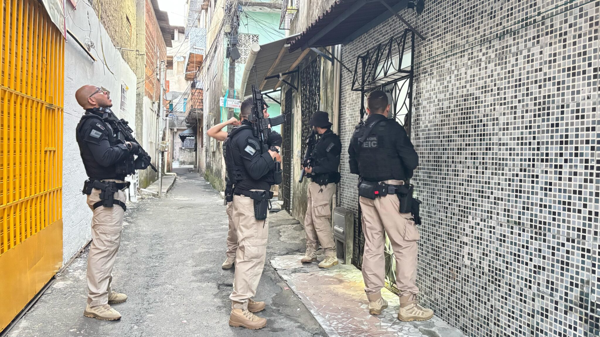 Polícia Civil prende 13 pessoas por furtos e roubos de celulares Polícia Civil prende 13 pessoas por furtos e roubos de celulares
