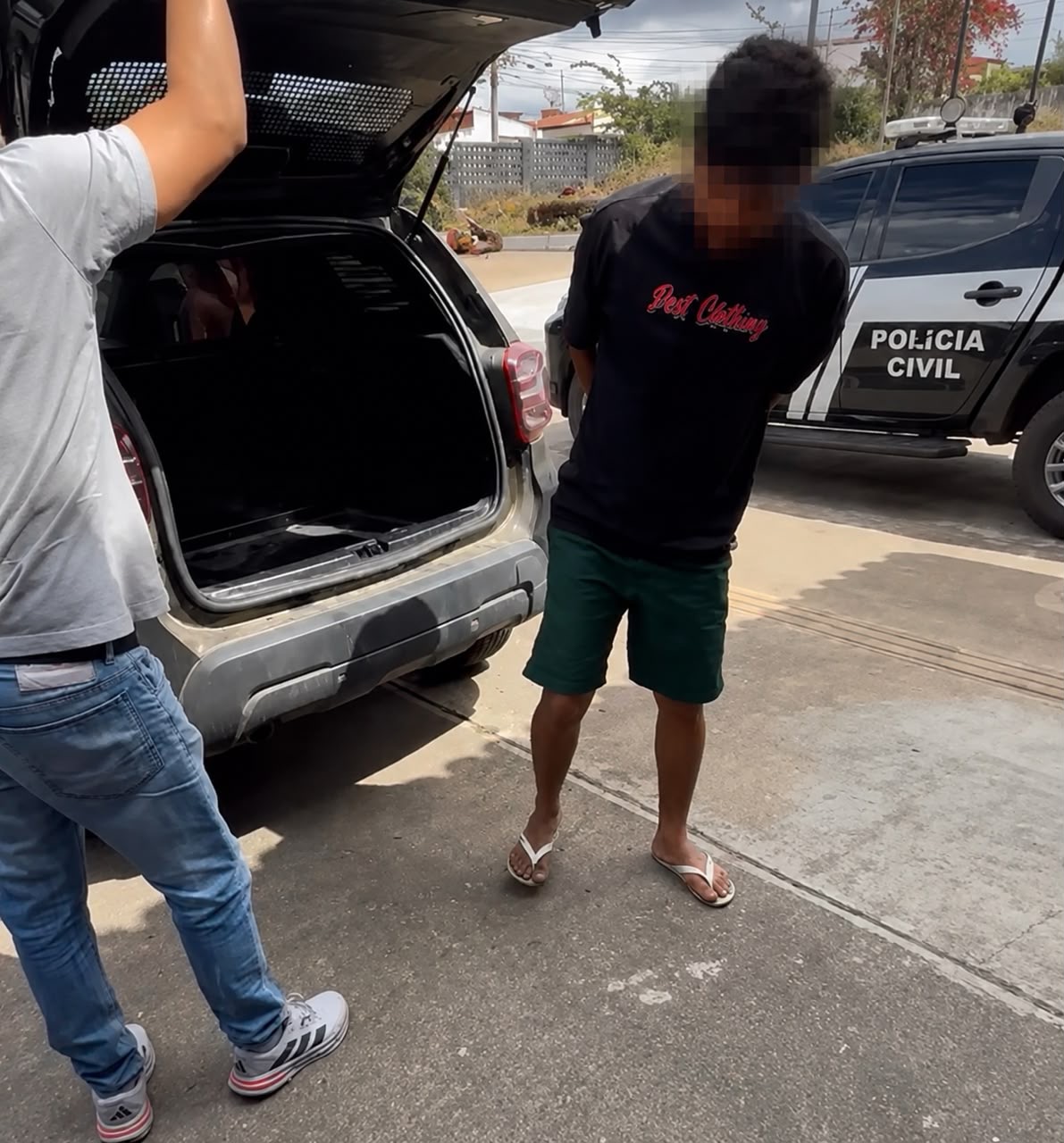 POLÍCIA CIVIL PRENDE INTEGRANTE DE ORCRIM ENVOLVIDO COM TRÁFICO E ATAQUES VIOLENTOS EM JEQUIÉ POLÍCIA CIVIL PRENDE INTEGRANTE DE ORCRIM ENVOLVIDO COM TRÁFICO E ATAQUES VIOLENTOS EM JEQUIÉ