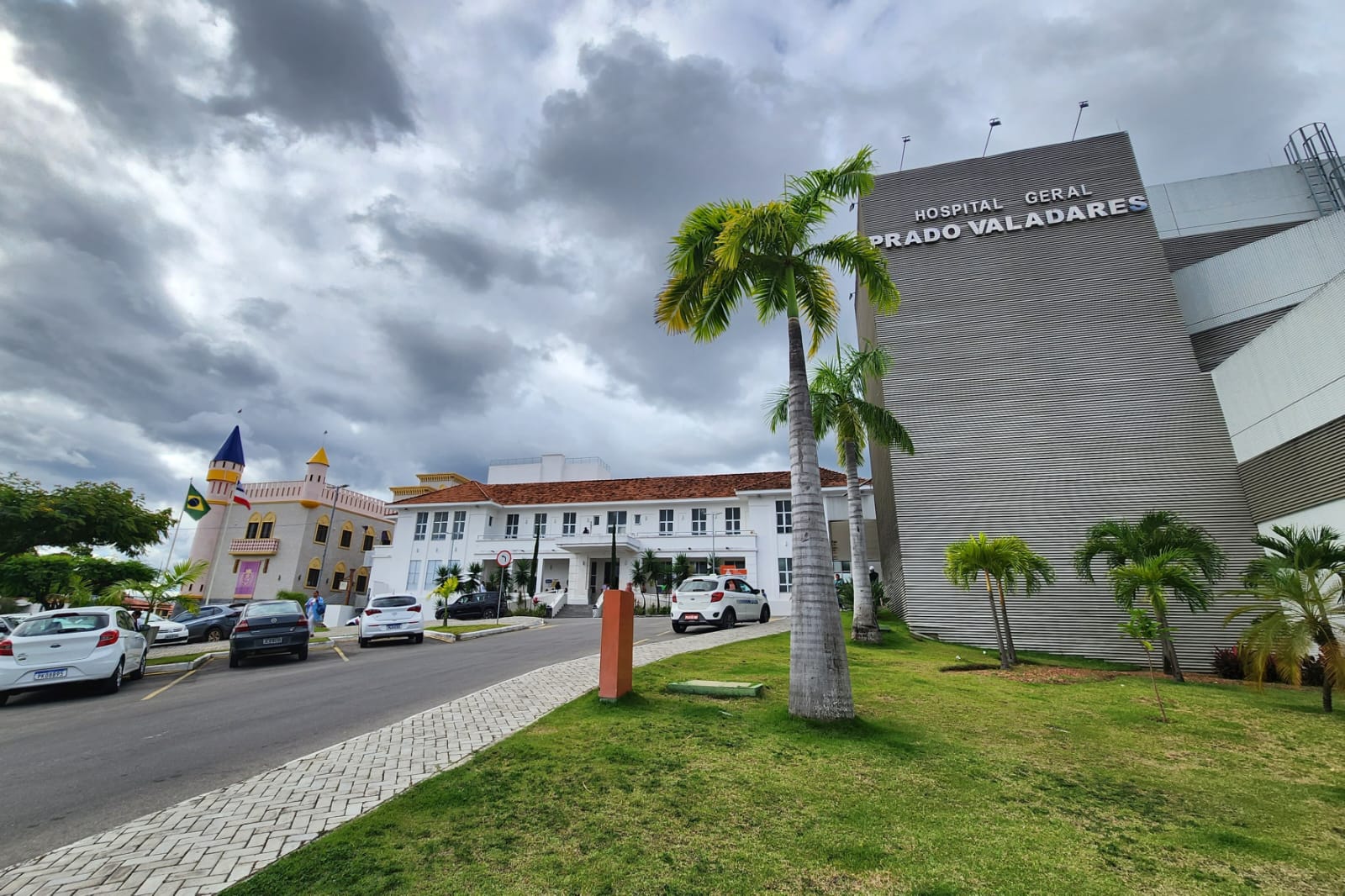 Homem com mandado de prisão em aberto é detido no Hospital Prado Valadares, em Jequié