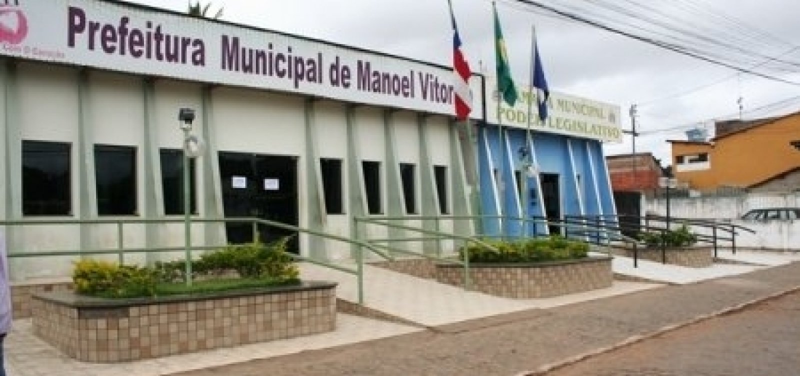 EX-PREFEITO DE MANOEL VITORINO É MULTADO EM R$ 15 MIL EX-PREFEITO DE MANOEL VITORINO É MULTADO EM R$ 15 MIL