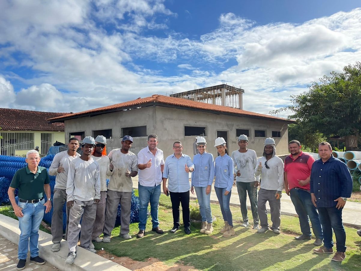 Patrick Lopes visita Ubatã e acompanha Obras de Asfaltamento e do  Colégio Estadual ao lado do prefeito Tinho